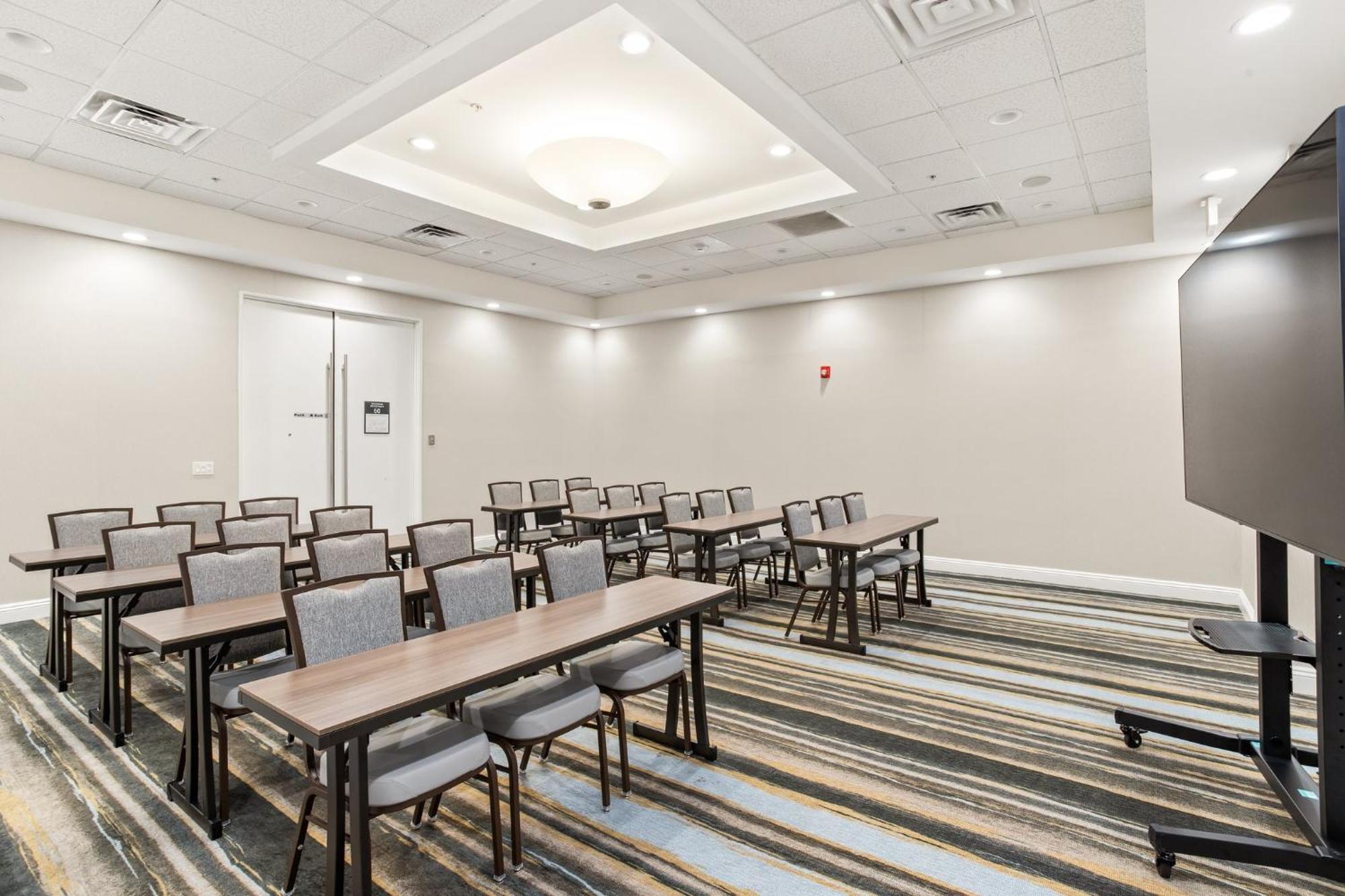 Holiday Inn Baton Rouge College Drive I-10 By Ihg Exterior foto